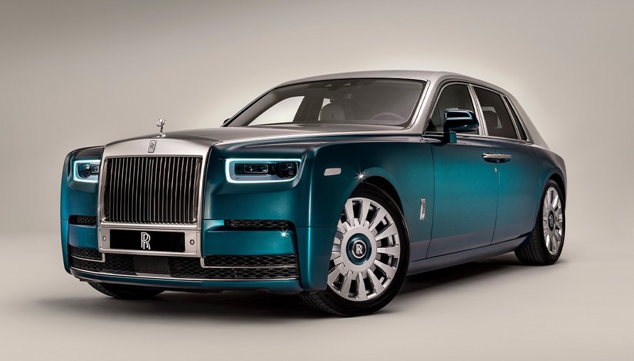 如夢似幻打造最絢爛的幻影，Rolls-Royce Phantom 全新定製車款 Iridescent Opulence 抵達阿布達比！