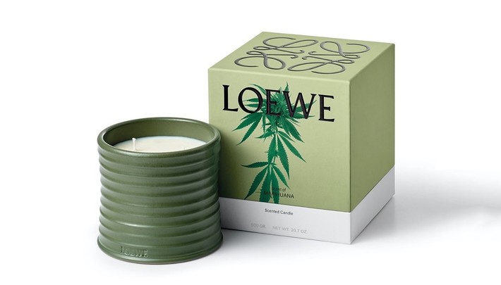香氛也能如此Chill！LOEWE 首推香氛蠟燭，四種特殊神秘香味，竟然出現「大麻」香氛？