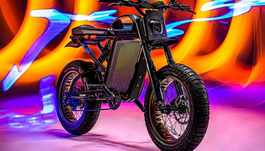 聯名預告後，正式登場啦！Hot Wheels 攜手 SUPER73 打造全新聯名電動自行車 RX，風火輪般的樣式比摩托車拉風