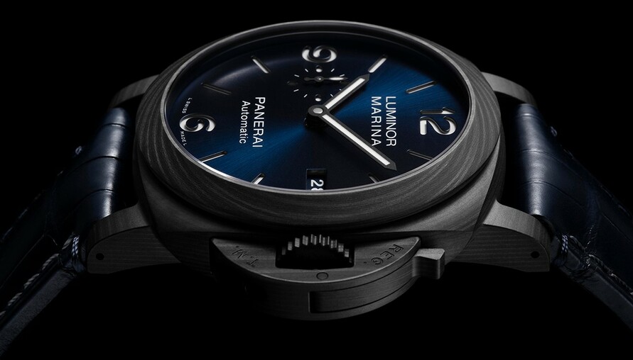 Panerai 推出全新 Luminor Marina Carbotech™ Blu Notte 限量錶款！完美演繹純正義大利風範與瑞士製錶技藝的精妙結合