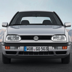 1991 年起，第三代 Golf 開啟新的安全時代，Volkswagen 史上第一台具有前座安全氣囊的車款應運而生，加上強化車體鋼性，使全球數百萬的駕駛受惠，更樹立多項里程碑，包括第一個六汽缸引擎、第一個側邊安全氣囊，以及定速巡航。